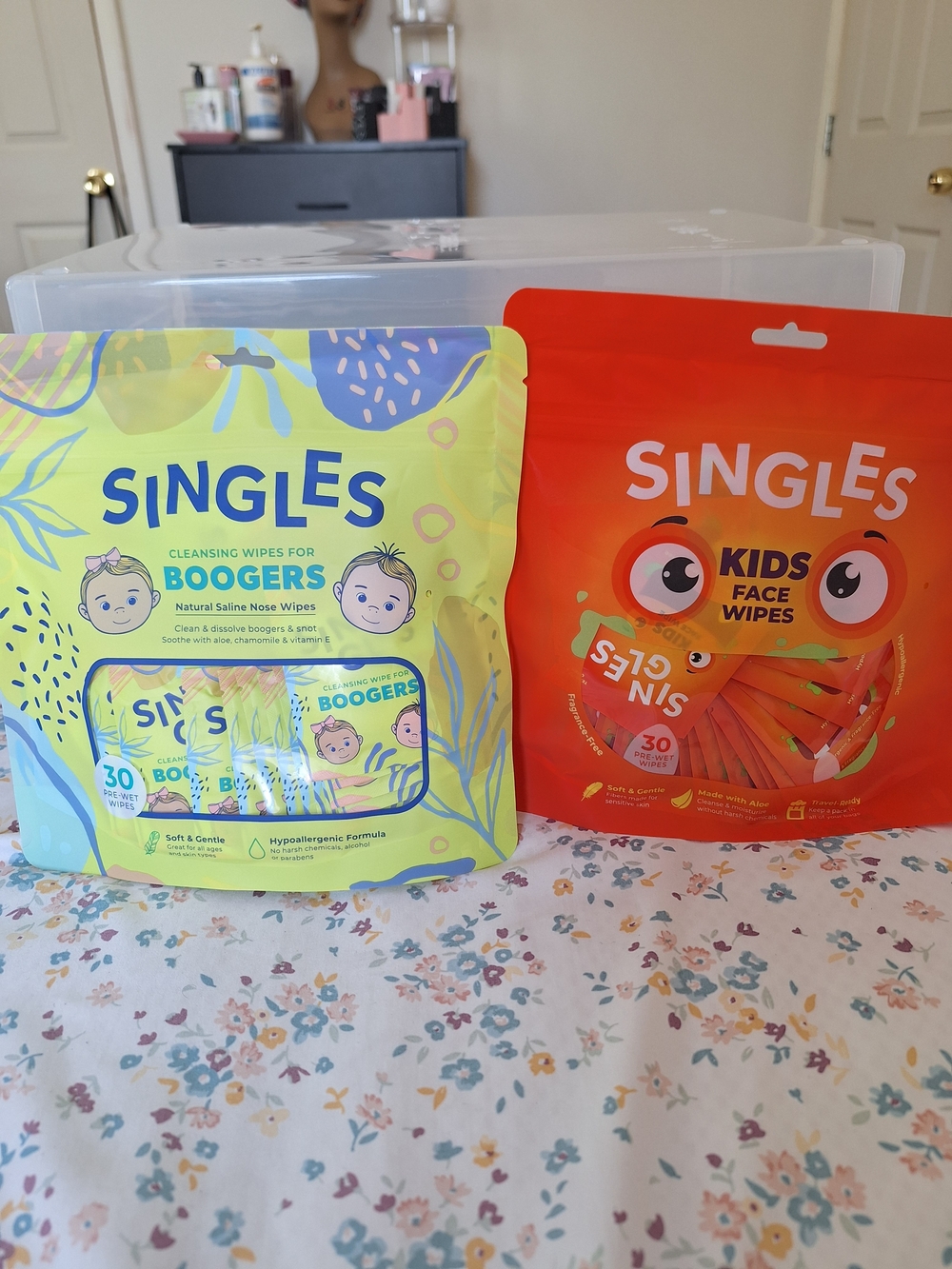 SINGLES Boogers Cleansing Wipes - Yellow & Blue Packaging